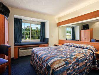 Microtel Inn & Suites By Wyndham Lillington/Campbell University Extérieur photo