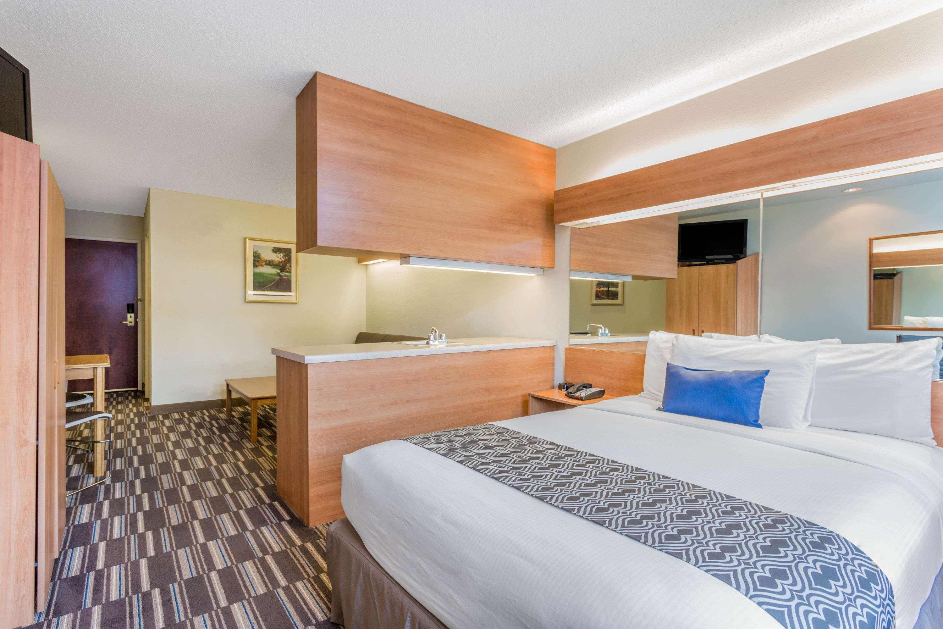 Microtel Inn & Suites By Wyndham Lillington/Campbell University Extérieur photo