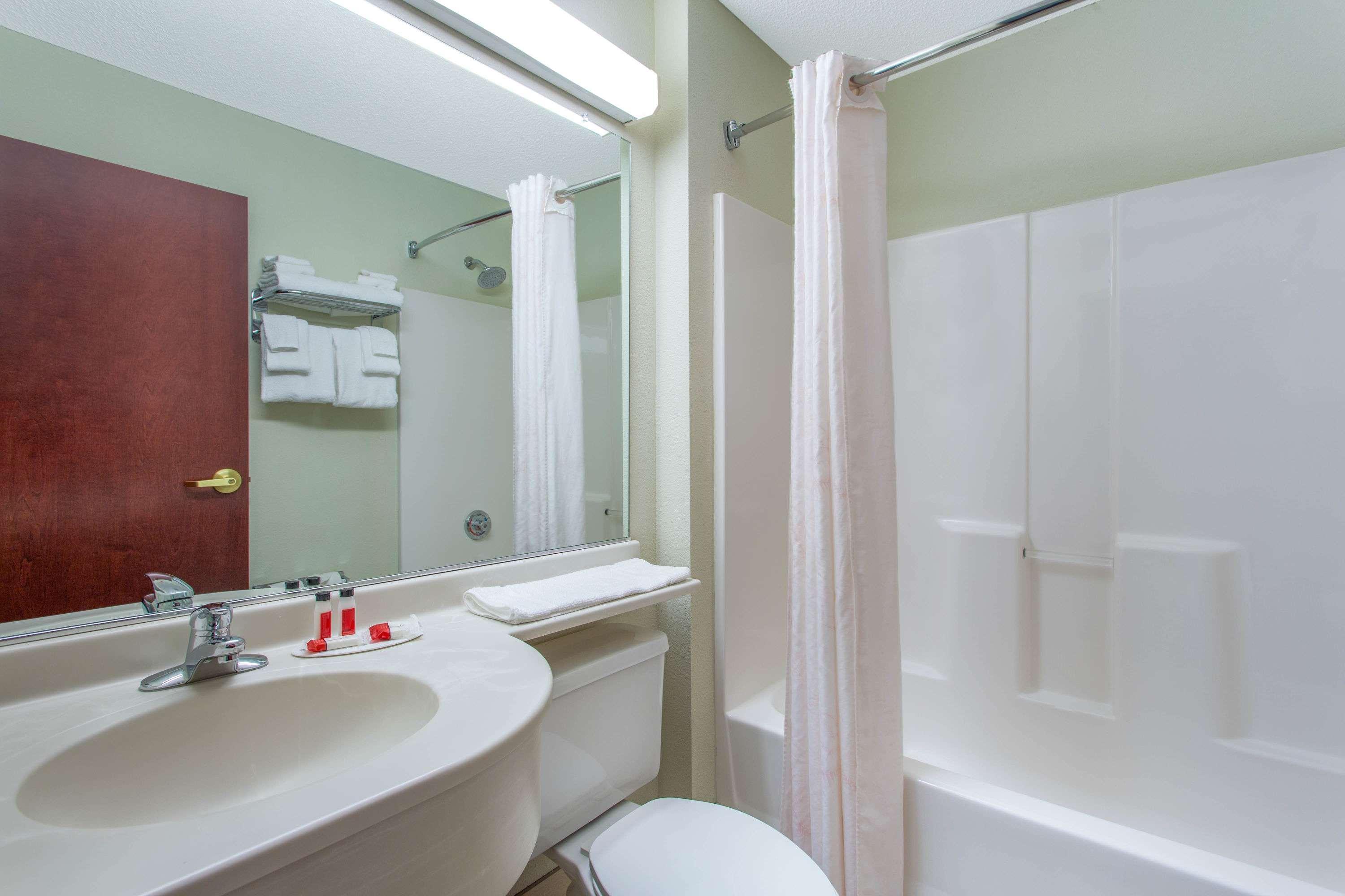 Microtel Inn & Suites By Wyndham Lillington/Campbell University Extérieur photo